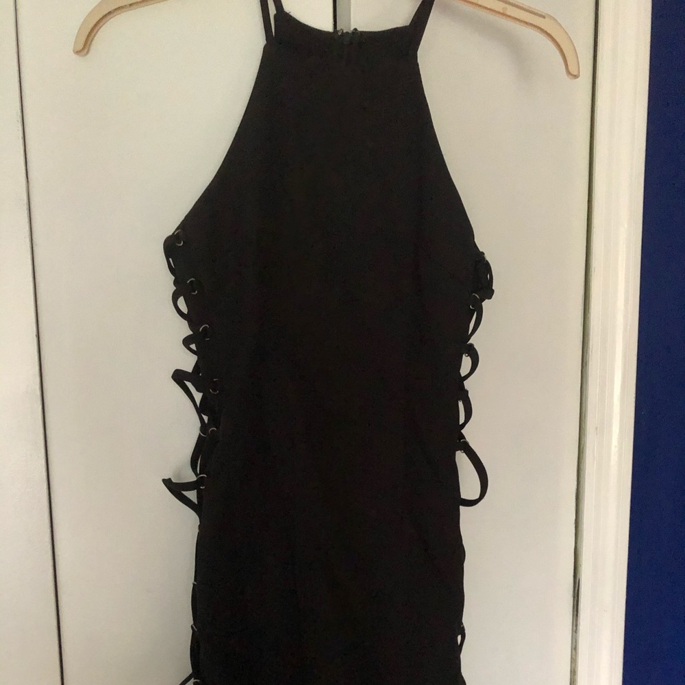 LF Black BodyCon Extremely flattering dress